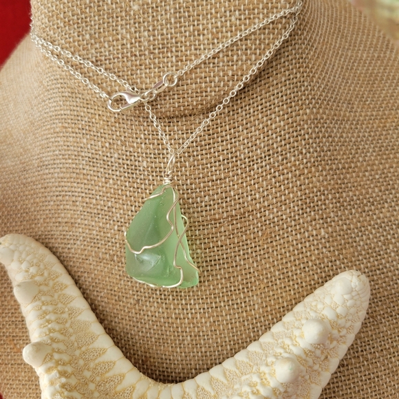 Seafoam green sea glass pendant on a 20" necklace NEW - Picture 2 of 3